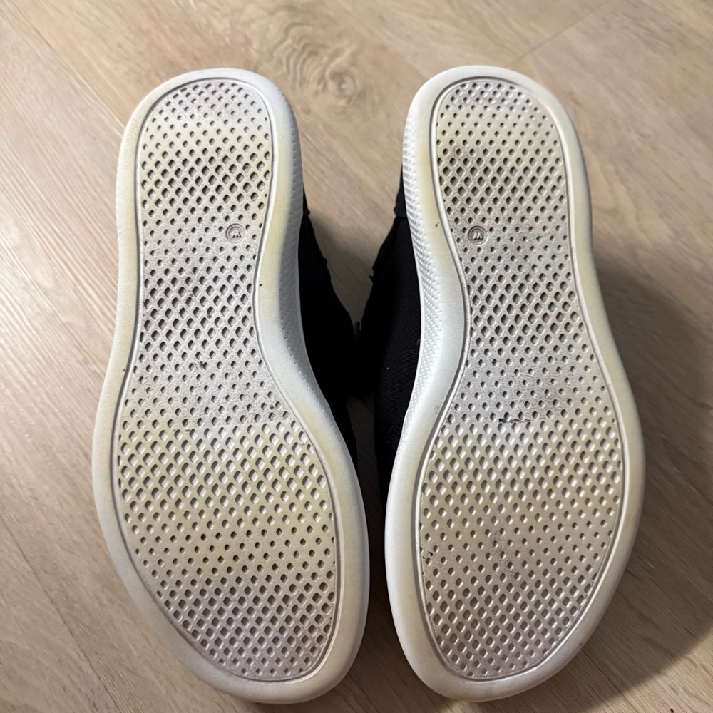 Skechers BOBS Women’s Black Slip-On Sneakers - Picture 7 of 9